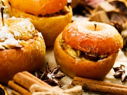Пълнени печени ябълки с плънка от тиквени семки, стафиди и канела - снимка на рецептата